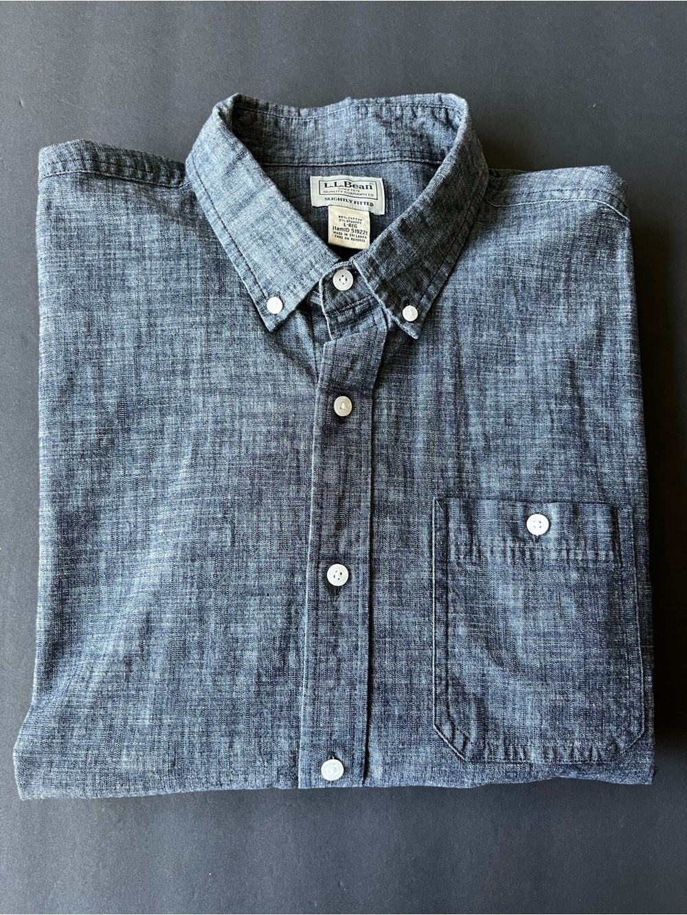L.L. Bean Men's Dark Chambray Button-Down Shirt Denim Slightly Fitted Stretch